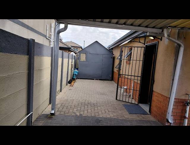 3 BEDROOM HOUSE FOR SALE IN ALBERTSDAL